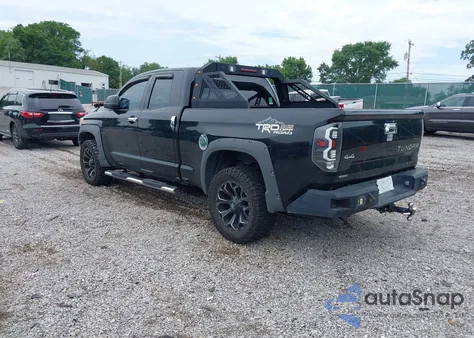 2017 Toyota Tundra Sr 4.6L V8 z USA, uszkodzony, nr VIN 5TFUM5F16HX069846